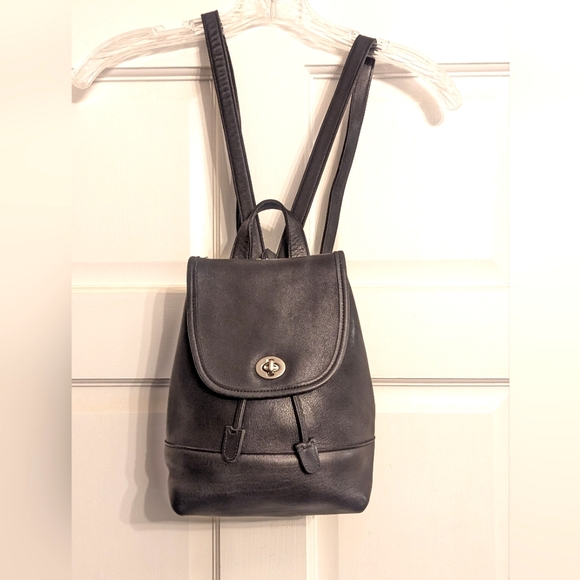 COACH Vintage Black Smooth Leather Drawstring Turnlock Small Backpack #9960 - Picture 1 of 13